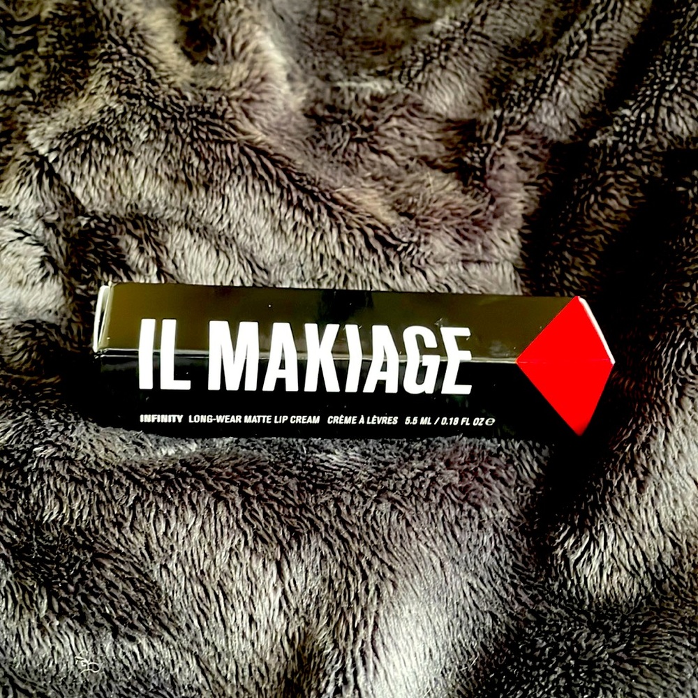 New IL MAKIAGE Infinity Long-wear Matte Lip Cream in Matte Gesha with box